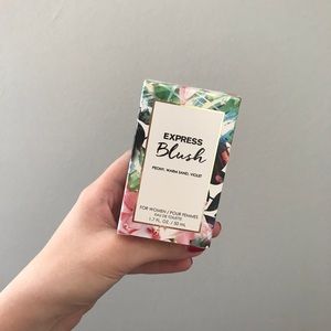Express Blush, Fragrance